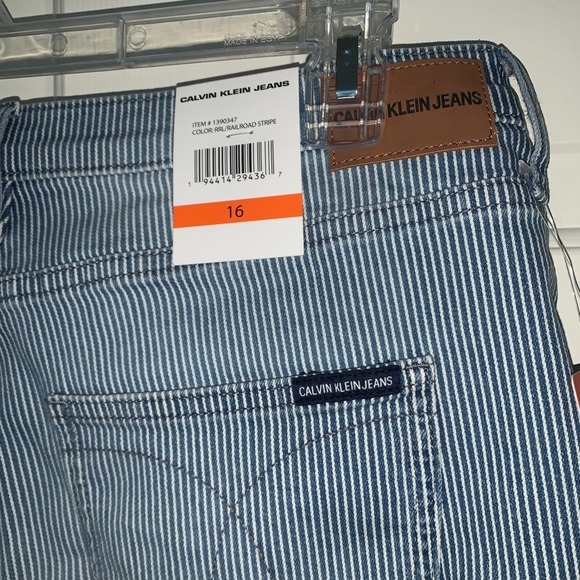 Calvin Klein Jean Shorts - Picture 3 of 3